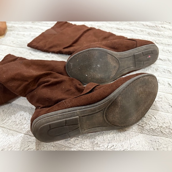 Brown Knee-High Boots - Picture 3 of 4